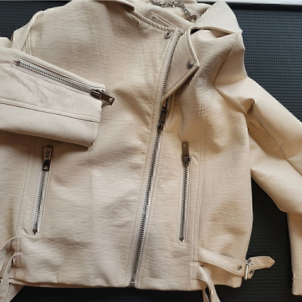 Brand new never worn Moon River Women's Jacket 